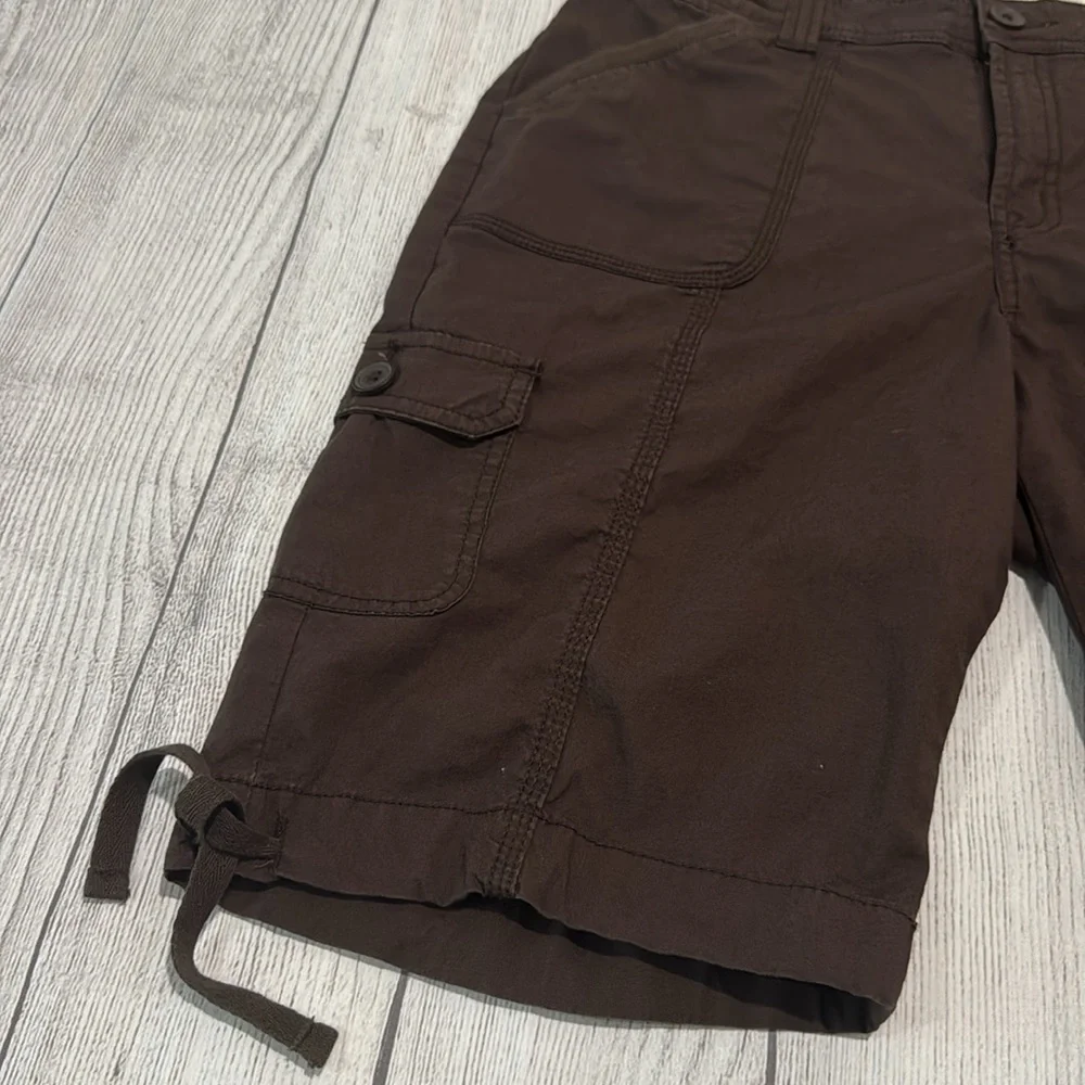 St. John's Bay Brown Lightweight Cargo Shorts - Picture 3 of 5